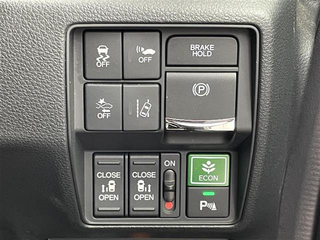 【運転席操作部】快適なドライブを楽しむための機能が装備されています！運転席から触れるので、使いやすいです！除菌プランいれていただくと、さらに清潔で安心していただけます！