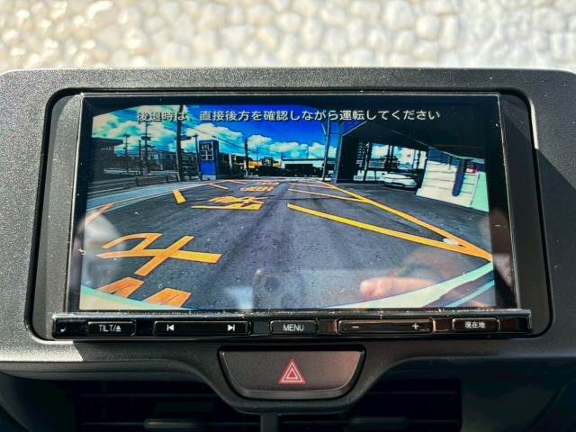 【カラーバックモニターを装備しております。リアの映像がカラーで映し出されますので日々の駐車や幅 寄せなどで安心安全です。