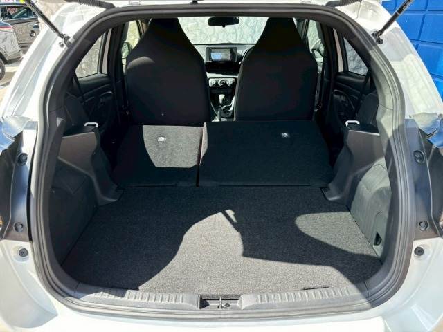 広々としたラゲッジルームは日常・レジャーに活躍する事間違いなし。アウトドアやお仕事でも活躍間違いなし。