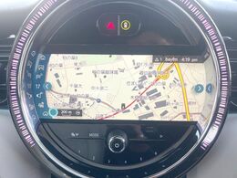 ●MINI純正ナビ:一体感のあるナビは、高級感ある車内を演出してくれます。オーディオ機能も充実しておりますので、運転もより楽しめます♪