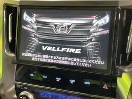 【純正10型ナビ】人気の純正ナビを装備しております。ナビの使いやすさはもちろん、オーディオ機能も充実！キャンプや旅行はもちろん、通勤や買い物など普段のドライブも楽しくなるはず♪