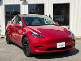 レッドマイカxホワイトインテリアの車両です！！永くお探しだった方も居られるはずです！！しかもエンハンストオートパイロット付帯してます