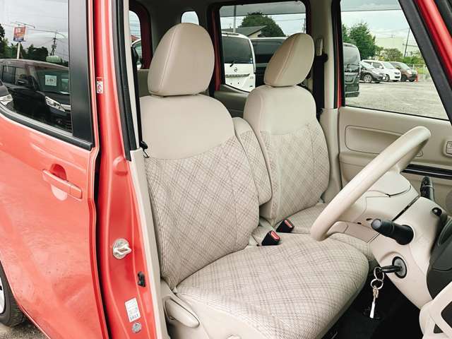 お客様のご予算帯に合わせたお車を常時100台以上取り揃えています！当社のスタッフがお客様のお車選びをしっかりサポートしご提案させていただきます！