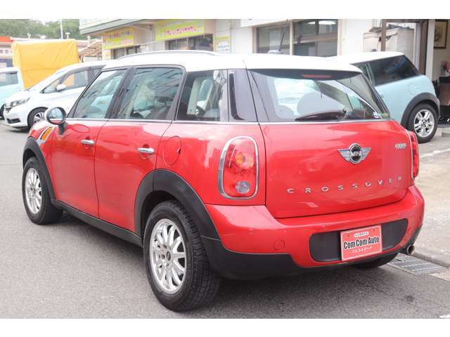 今や必需品になりつつあるドライブレコーダー！万が一に備えられて安心ですね♪