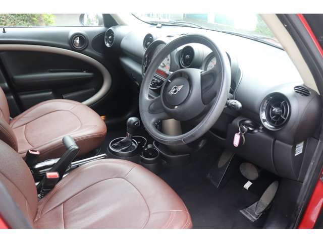 トランクスペースは普段のお買い物に十分な広さがあります◎