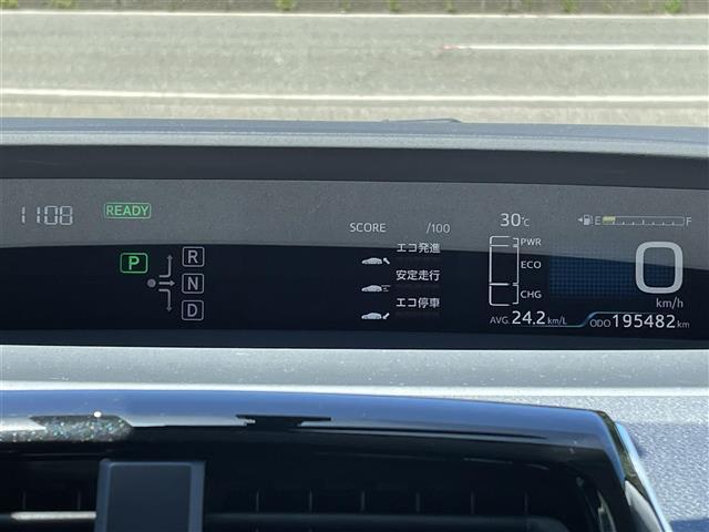 こちらスピードメーターの写真になります。第三者機関でしっかりチェックをしておりますので、ガリバーではメーター改ざん、走行不明の車は一台もありません。お客様が安心できる車のみを取り扱っております！！