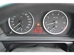 走行は74000キロを超えたところです。機関は問題ありません、ブレーキパットはディクセルに交換してあります。