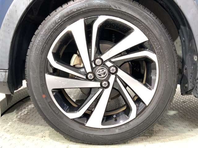 ご納車までの期間ですが、県内のお客様は1,2週間、県外のお客様は2,3週間ほどでご納車が可能となります。但し、お支払いや書類の状況によっては多少の前後もありますので、その際には何卒ご了承下さい。