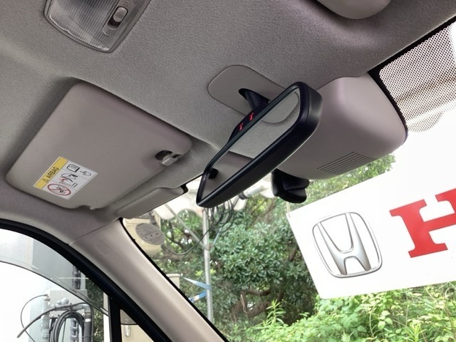 Hondaセンシング搭載！ミリ波レーダーと単眼カメラで、クルマの前方の状況を認識。ブレーキやステアリングの制御技術と協調し、安心・快適な運転や事故回避を支援する先進のシステムです！