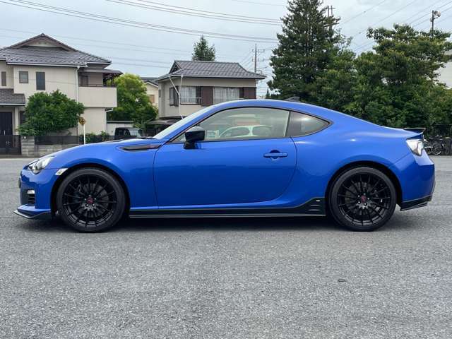 【コンディションチェック】スポーツカー選びをするうえでもっとも大事にしたいコンディションチェック。GTガレージでは併設工場にて全車事前コンディションチェックを実施。診断結果をもとにご案内いたします。