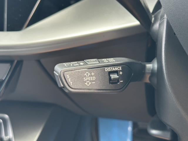 アダプティブクルーズコントロール『設定した速度で前方車両に追いつくと、安全な車間距離を自動で調整して前方車両を追従します。長距離ドライブでの疲労を軽減する大変重宝する機能です。』
