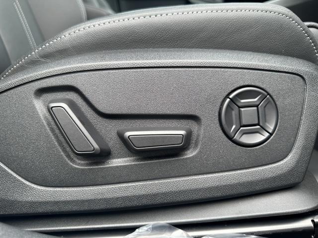 運転席シート電動調整機能。快適なドライブを実現します。