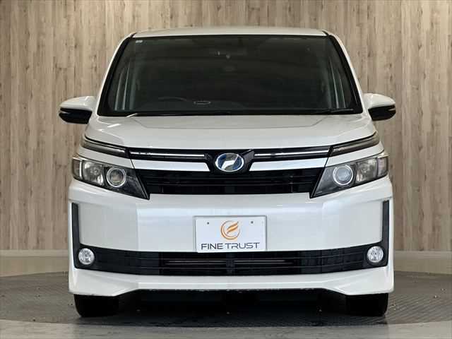 当社自慢のお車です。機関・装備点検・走行テスト済みです♪横にこの車のセールスポイントを、写真と説明でアピールしてあります♪まずはご覧になってください。