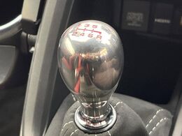 【フロア6速MT】走りの6速MT！！スポーティーな走行をお楽しみいただけます♪