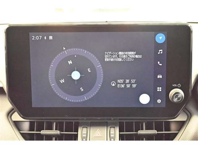 ディスプレイオーディオを装備。スマホとクルマをつなぐことで、これまでのナビに加えて、いろんなサービスが楽しめます。