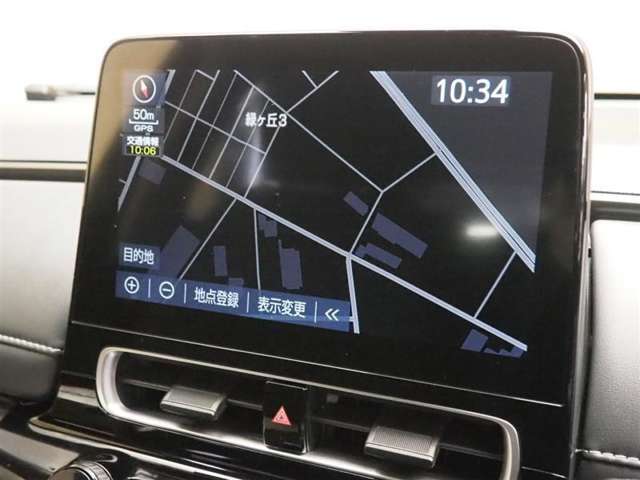 純正ナビを装備。タッチパネル式で使いやすく、お出かけもラクラクです。