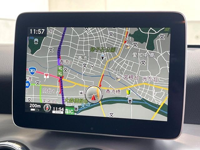 ●純正ナビ:一体感のあるナビは、高級感ある車内を演出してくれます。オーディオ機能も充実しておりますので、運転もより楽しめます♪