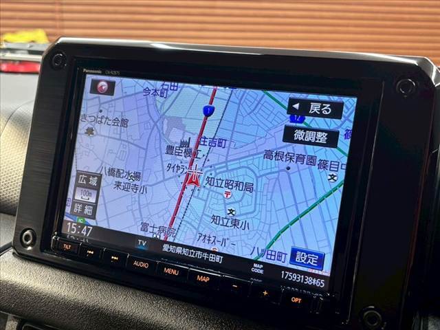純正8インチナビ☆画面も大きくて見やすい☆