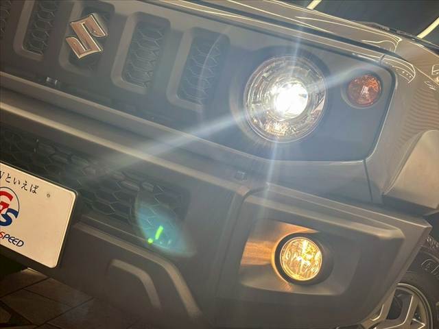 【LEDヘッドライト】現在主流のヘッドライトで明るいので視認性が良く安全です。明るさとかっこよさをお楽しみください。