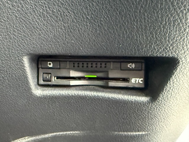 高速道路の通行に便利なETCを装備！セットアップを行えば即ご利用いただけます。