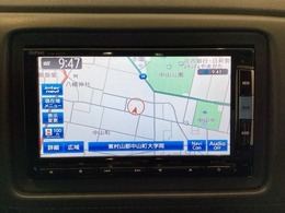 ナビゲーションはフルセグTVのGathers純正メモリーナビを搭載しています。Bluetoothオーディオ機能がありますので、スマートフォンなどの音楽も再生できます。