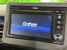 【ディスプレイオーディオ】お持ちのスマホやMP3プレイヤーとの無線接続で音楽再生が可能！コードで繋ぐわずらわしさも無く、手軽にお気に入りの音楽を楽しめます。