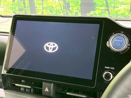 【10.5インチナビ】高級感とインパクトのある大画面ナビを装備。各種オーディオ操作はもちろん、スマホ連携もできる利便性の高いナビです♪