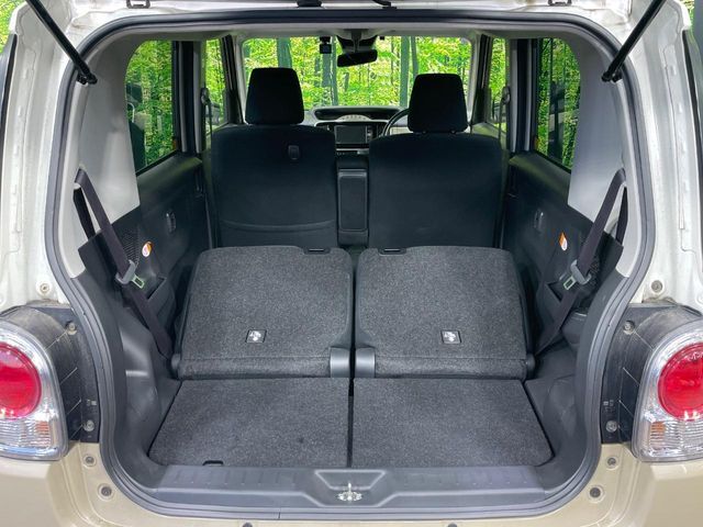 普段のお買い物や通勤、送迎等に十分な荷室スペースを確保しております。セカンドシートを倒すと、大きな荷物の積載も可能です♪