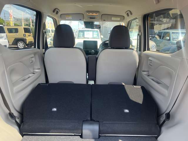 ☆お車についた傷やヘコミ、事故の修理もハヤシにお任せください。自社鈑金工場で修理ができますの安心です☆