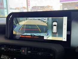 【全周囲カメラ】全周囲カメラがついているので駐車が苦手の方でも安心して後退可能です！ガイドラインも表示されます！クリアランスソナーと合わせて、カメラ映像と音で周囲を確認しながら駐車が可能です！