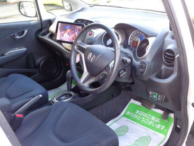 中古車両なので経年による使用感などはございますが、まだまだ問題ありません。前オーナー様が大切に乗られていた事が伺えます。