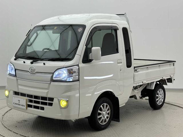 カーセブン鹿児島谷山店のお車は納車前に簡易コーティング、シートクリーニング、保証を無料で行います