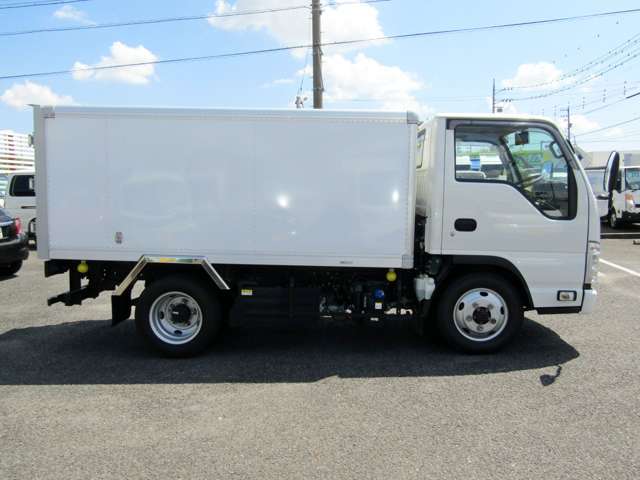 雨や風・直射日光から荷物を守り安全に輸送できるパネルバン！防犯面のメリットもオススメPOINTです☆