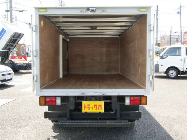 荷箱内面はこんな感じ♪