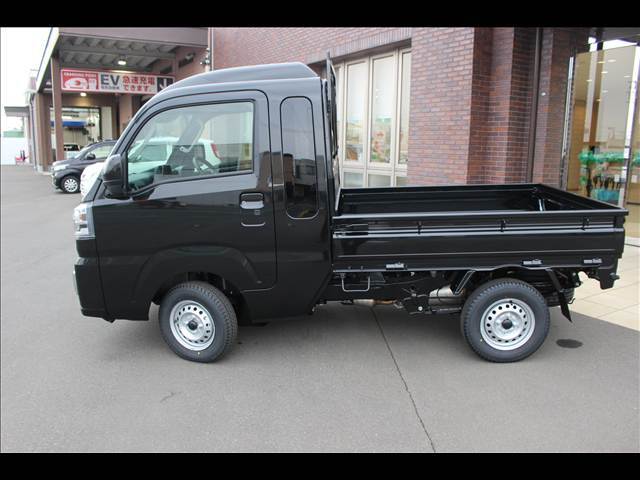 当社は、陸運局指定工場の資格を保有しております！整備士・検査員が常駐しておりますので、整備はお任せください！