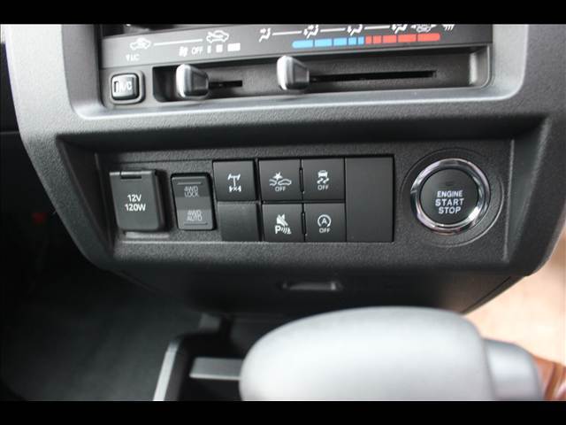 アベカツ自動車はご購入後のメンテナンスも充実しております☆車検・鈑金塗装・自動車の任意保険・レッカーサービスなど車のすべてをサポートできる体制になっております☆