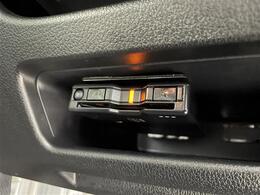 【ETC】有料道路を利用する際に料金所で停止することなく通過できる、ETC車載器（ノンストップ自動料金収受システム機器）が装備されています。セットアップを行うことで利用可能になります。