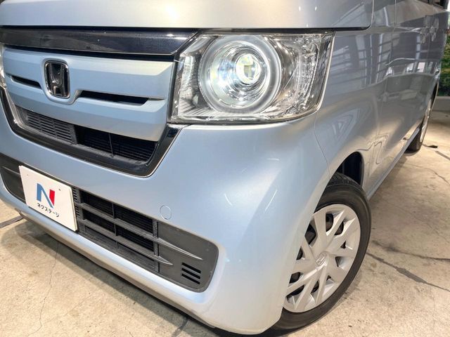 【LEDヘッドライト】悪天候や夜間走行時も良好な視界を確保し安心して運転できる高輝度LEDヘッドライトを装備！点灯速度が早く、消費電力も抑えられています。