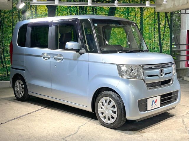 大好評のボディコーティング「弾スプラッシュコート」もご納車までに施工可能。通常のガラスコートと異なる、耐久年数6年の無機質ガラスコーティングが、ボディをキレイな状態に保ってくれます。