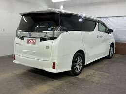 当店は安心のJUメンバーショップ！！JUでの仕入れや下取り車など展示しております☆（JU＝社団法人日本中古自動車販売協会連合会）