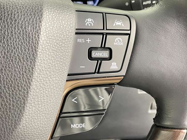 【運転席操作部】快適なドライブを楽しむための機能が装備されています！運転席から触れるので、使いやすいです！除菌プランいれていただくと、さらに清潔で安心していただけます！