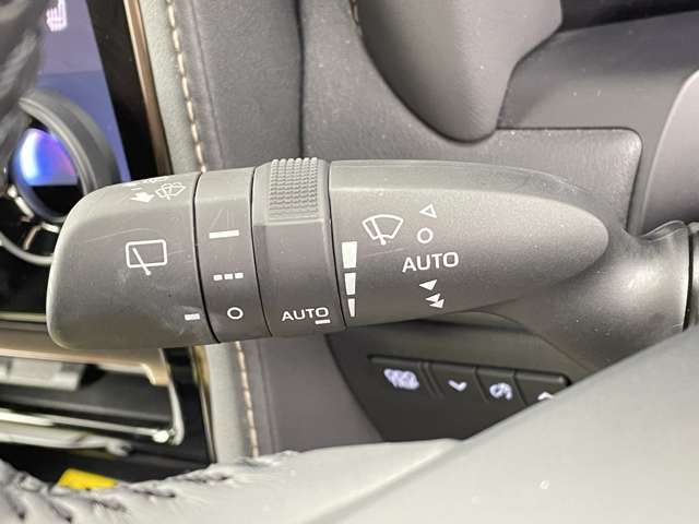 【運転席操作部】快適なドライブを楽しむための機能が装備されています！運転席から触れるので、使いやすいです！除菌プランいれていただくと、さらに清潔で安心していただけます！