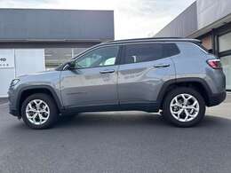 ジープを象徴する台形型のホイールアーチ