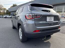 後方には障害物センサー装備！駐車が不安な方にとってバックカメラと併用でき頼もしい装備です！