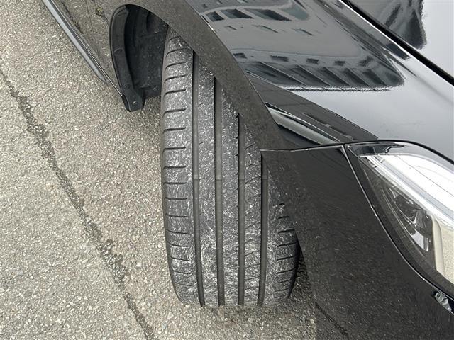 【純正18インチアルミホイール】専用のアルミなので、お車のイメージにぴったり！！社外のアルミやスタッドレスタイヤも取り扱いございます！！ドレスアップもカスタマイズもお任せください！！