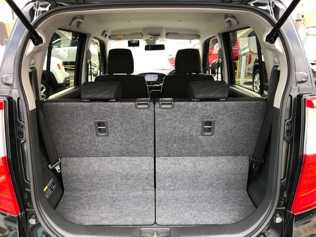 ☆ラゲッジルーム☆　大きな汚れやキズなどなく、キレイな状態を保っております♪