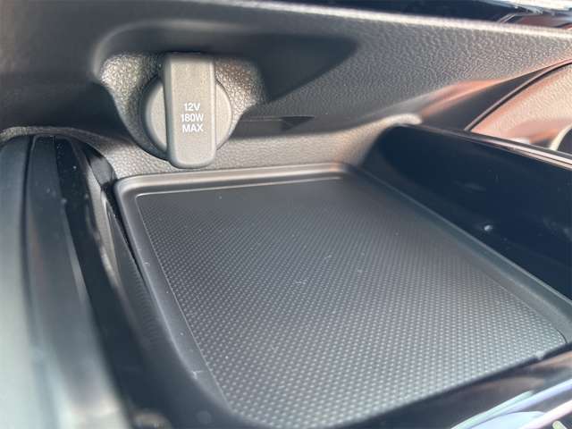 ★ご購入後も安心！カミタケモータースの安心長期保証I★　　★カミタケモータースの在庫車には全て新車登録から5年間と3年間の保証がついております★　　★お車に不調がございましたら、何でもご相談下さいませ★