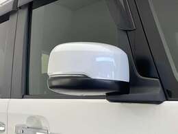 【ドアミラー】大きくて見やすいので、後方を見るときも安心です！