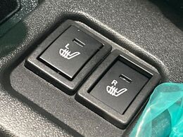 【シートヒーター】寒い日に重宝するシートヒーター！エアコンより早く温まってくれるので寒がりの人も安心ですね♪エアコンの温風は乾燥するから苦手、という方にもをおすすめです。