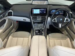 360°カメラ　コーナーセンサー　革シート　シートヒーター　ハンドルヒーター　シートクーラー　Aクルーズコントロール　Mサスペンション　ヘッドアップディスプレイ　スカイスクレーパーグレー　ドラレコ